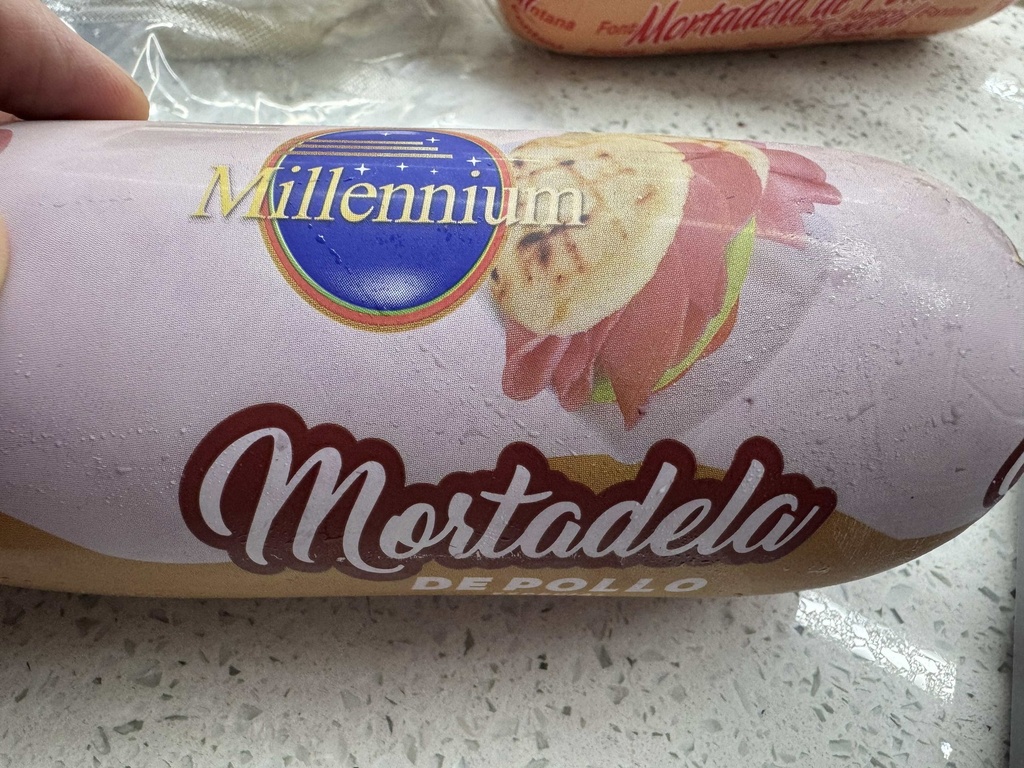 MORTADELA DE POLLO MILLENNIUM - 600GR